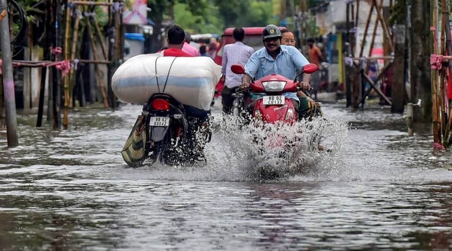 Read more about the article Rain in Karnataka : ರಾಜ್ಯದಲ್ಲಿ ಇಂದು ಗುಡುಗು ಸಹಿತ ಭಾರೀ ಮಳೆ ಸಾಧ್ಯತೆ!!