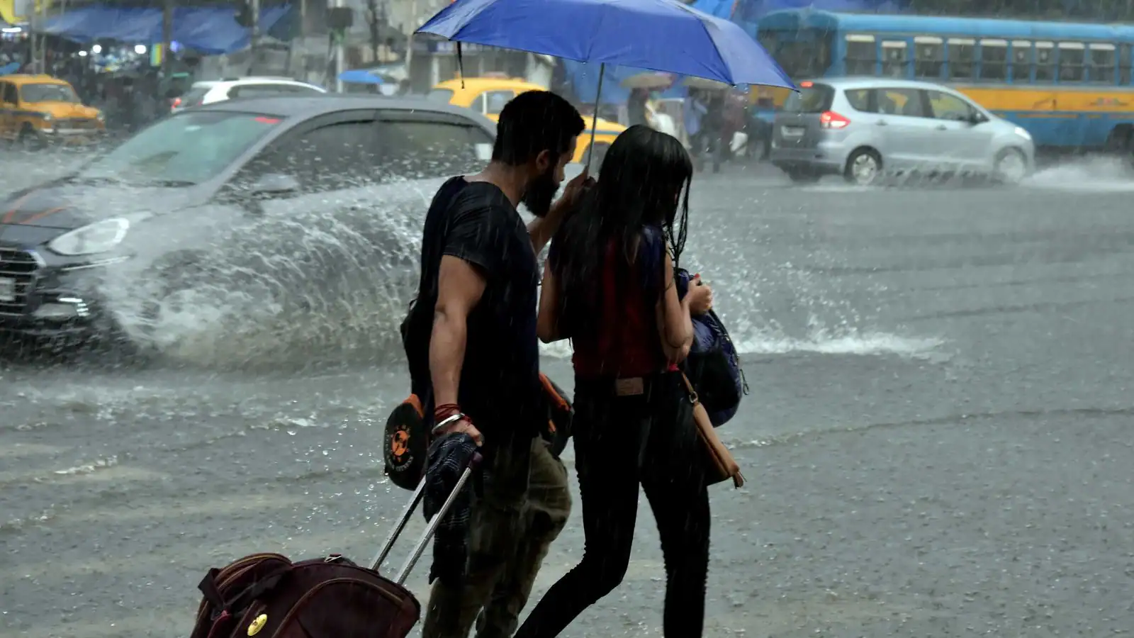 You are currently viewing RAIN ALERT : ರಾಜ್ಯದಲ್ಲಿ ಮುಂದಿನ 4 ದಿನಗಳ ಕಾಲ ಭಾರಿ ಮಳೆ..!